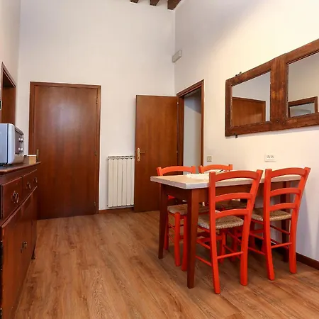 Flat With Canal View Near San Marco Venedig