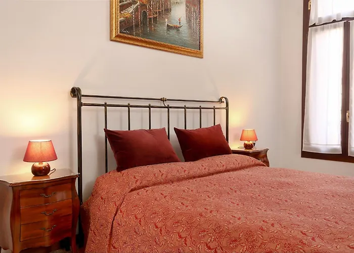 Flat With Canal View Near San Marco Lägenhet *