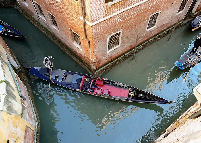 Flat With Canal View Near San Marco Lägenhet *