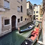 Lägenhet Flat With Canal View Near San Marco *