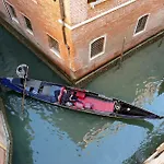 Flat With Canal View Near San Marco Lägenhet *
